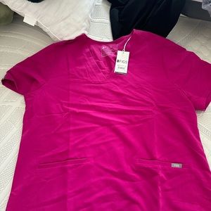 Raspberry FIGS set. Casma top XXL and Kade pants XL